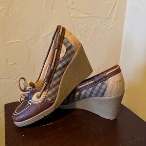 Sperry Women's Brown and Cream Wedge Shoes